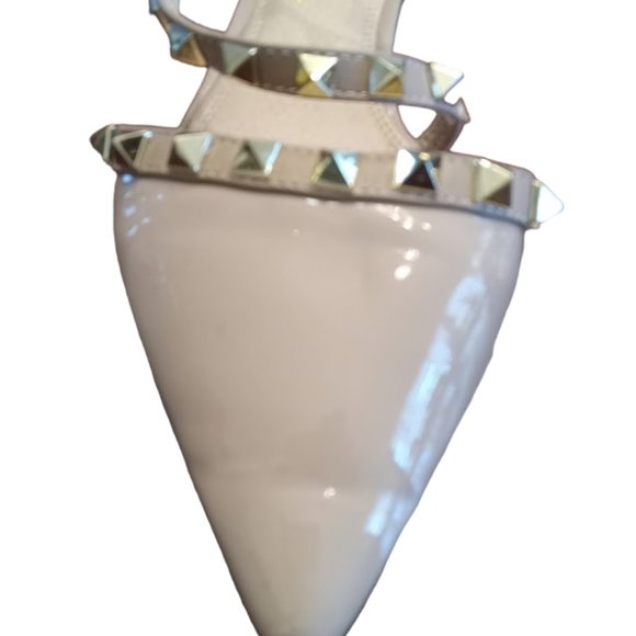 EC Olivia Ferragamo Tan Patent | Gold Studded Flats | Padded soles | Size: 5.5" - Picture 10 of 16